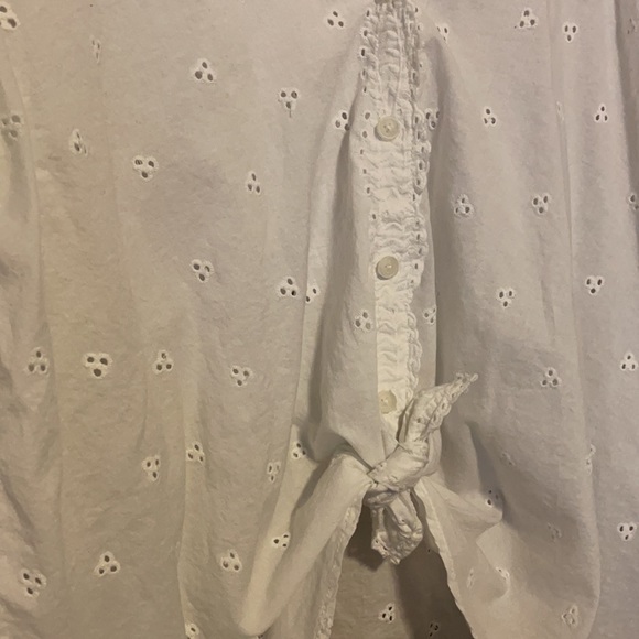 AEO Eyelet white shirt with tie. Easily worn open or tied! - Picture 3 of 3